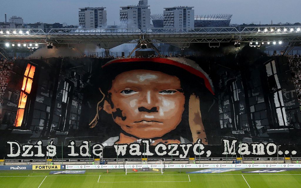 Mural Powstania Warszawskiego — Dziś idę walczyć, Mamo...